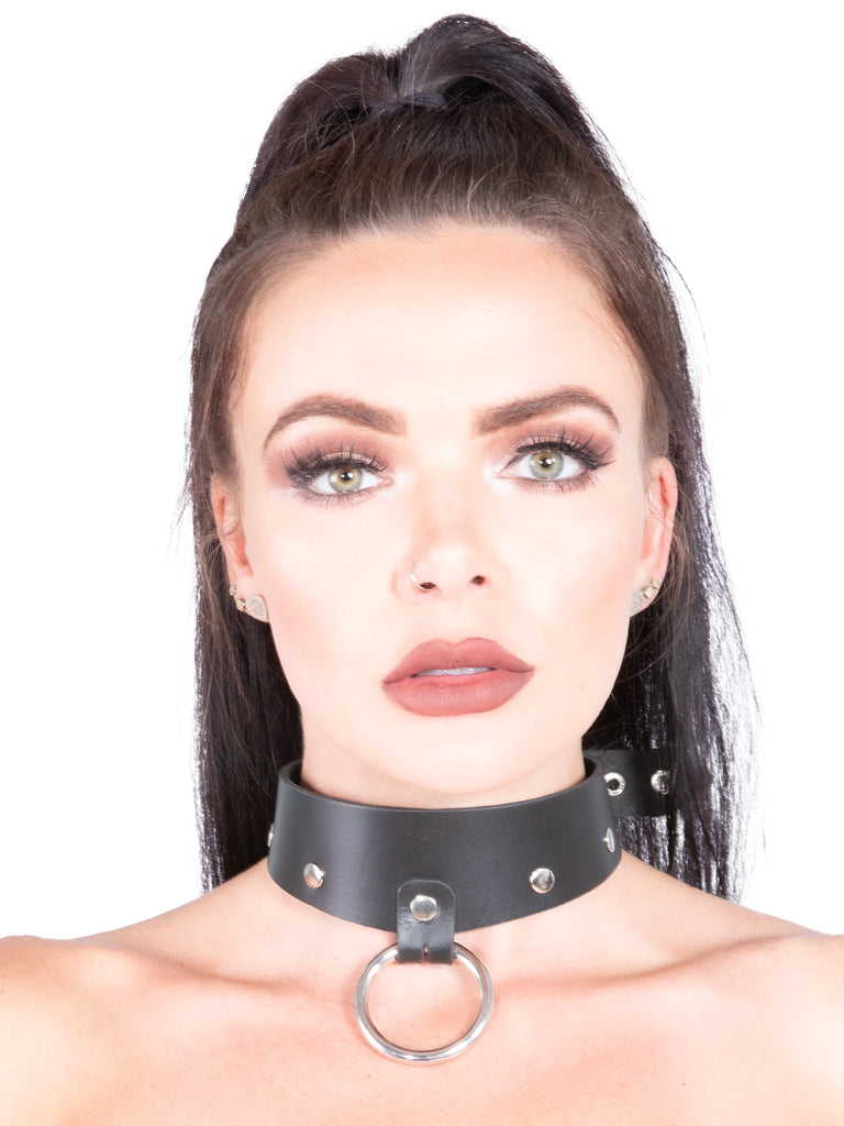Wide Leather O Ring Choker